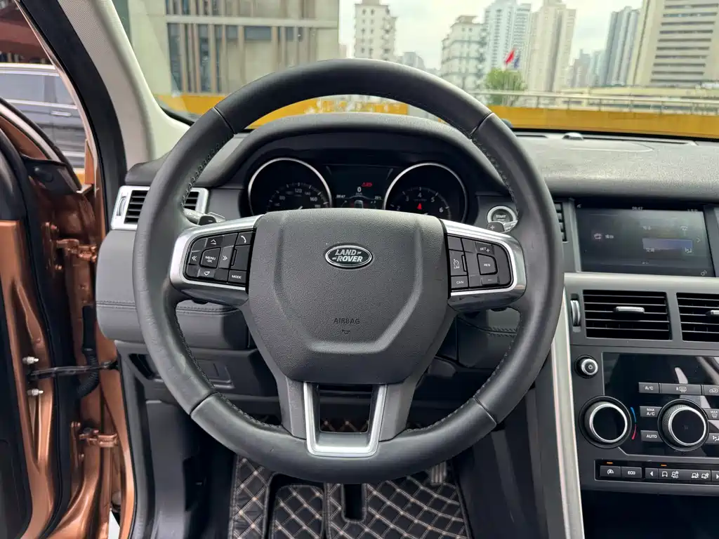 Land Rover Discovery Sport 2017 — фото 11