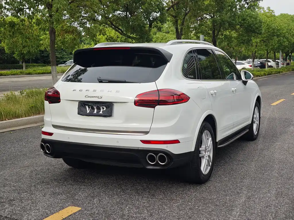 Porsche Cayenne 2016 — фото 24
