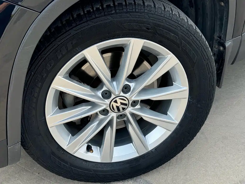 Volkswagen Tiguan 2015 — фото 16