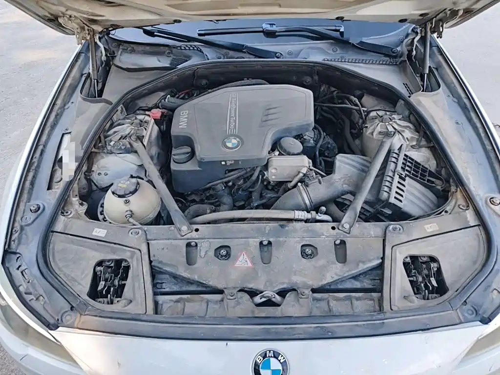 BMW 5 Series 2016 — фото 11