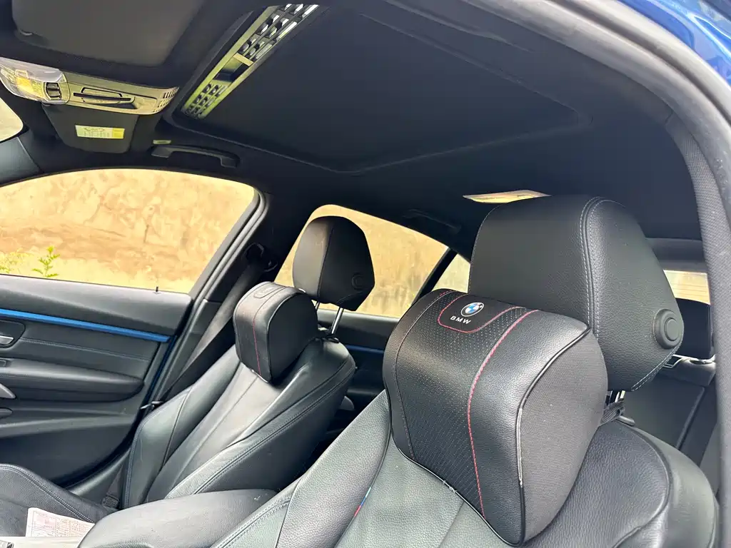 BMW 3 Series 2018 — фото 11