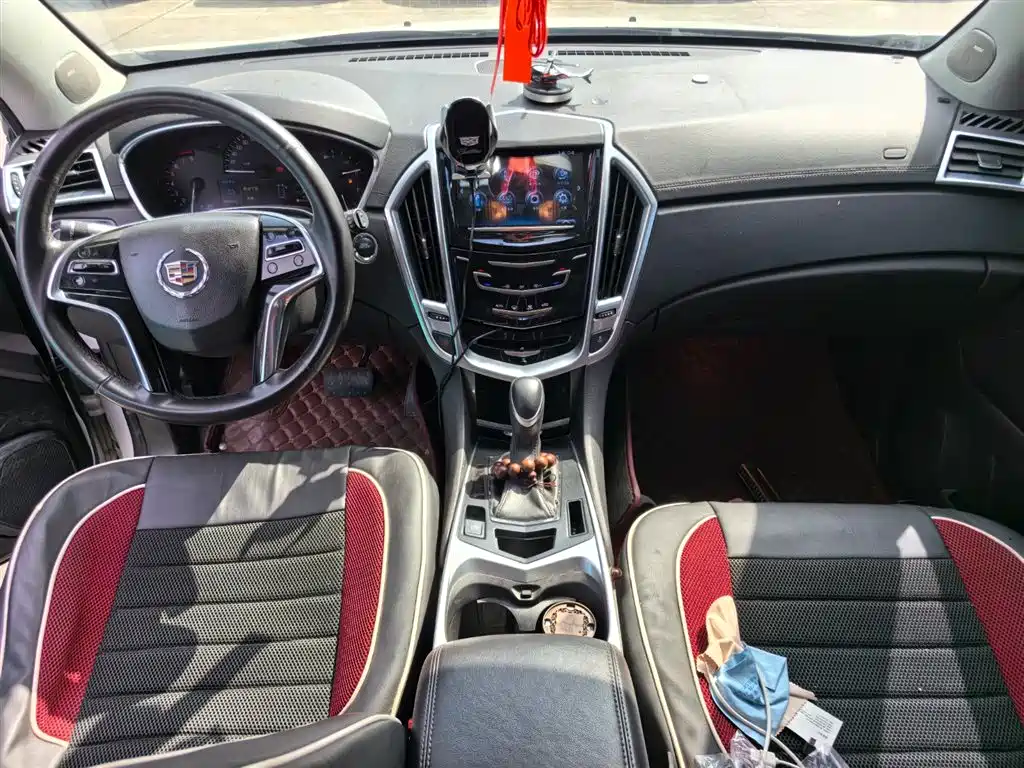 Cadillac SRX 2016 — фото 9
