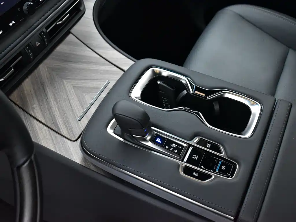 Lexus LM 2026 — фото 12