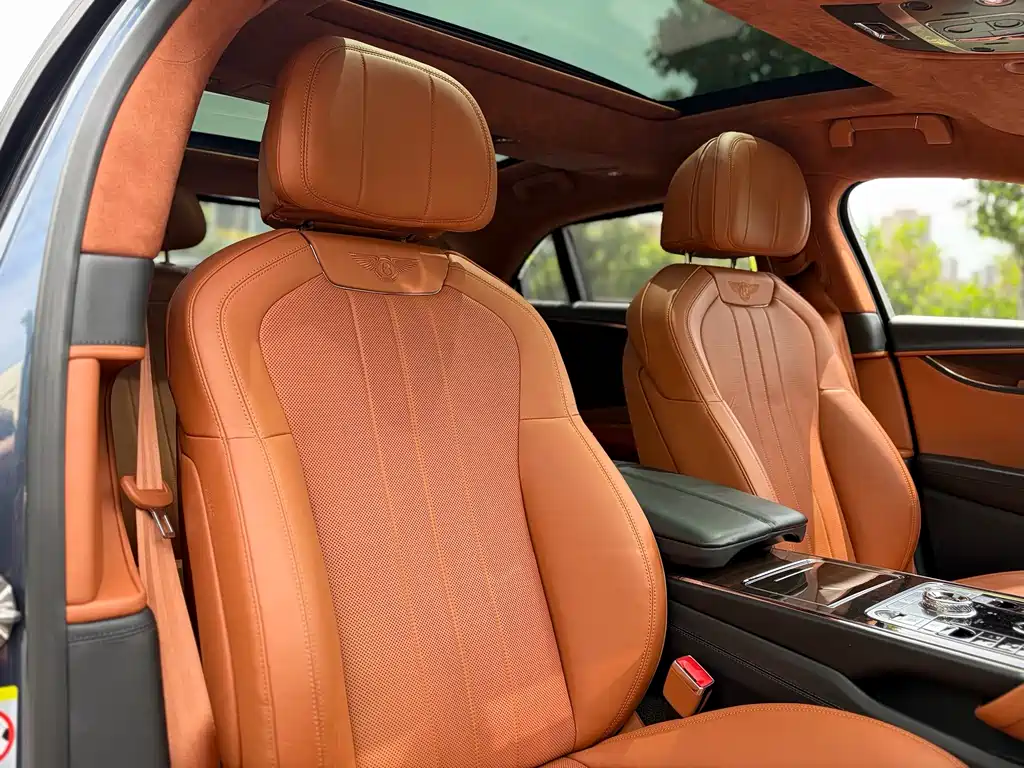 Bentley Flying Spur 2021 — фото 17