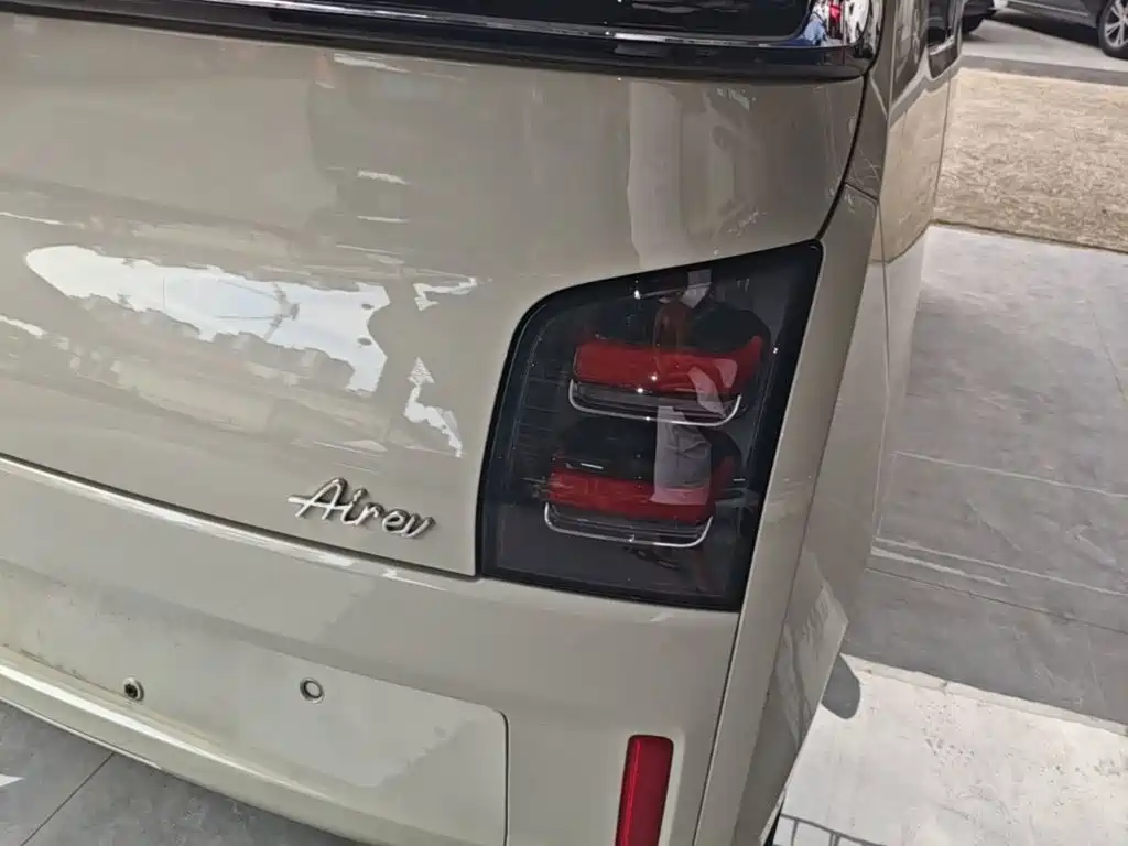 Wuling Air ev Clear Sky 2023 — фото 8