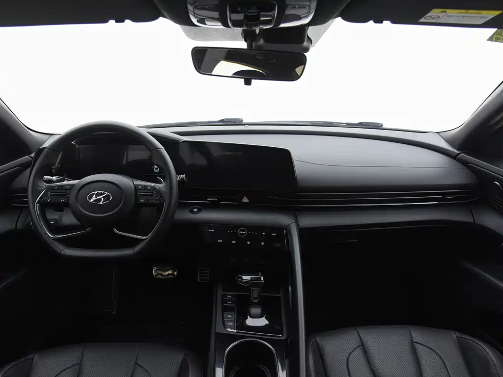 Hyundai Elantra 2023