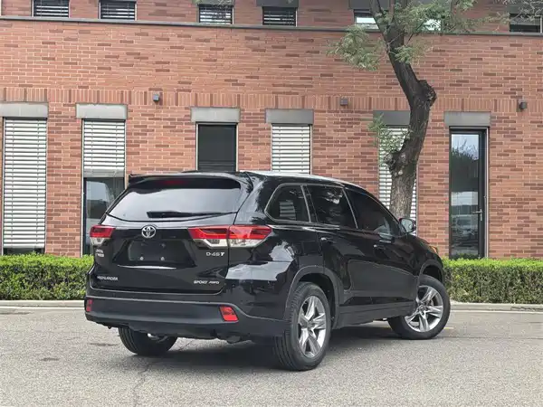 Toyota Highlander 2018