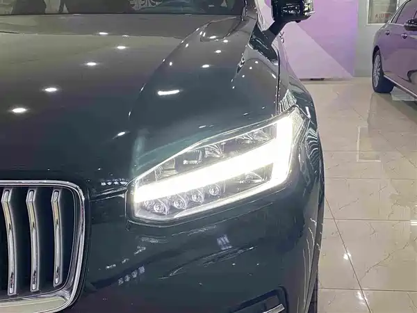 Volvo XC90 2021