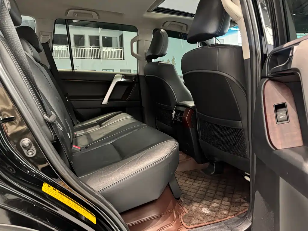 Toyota Prado 2015 — фото 19