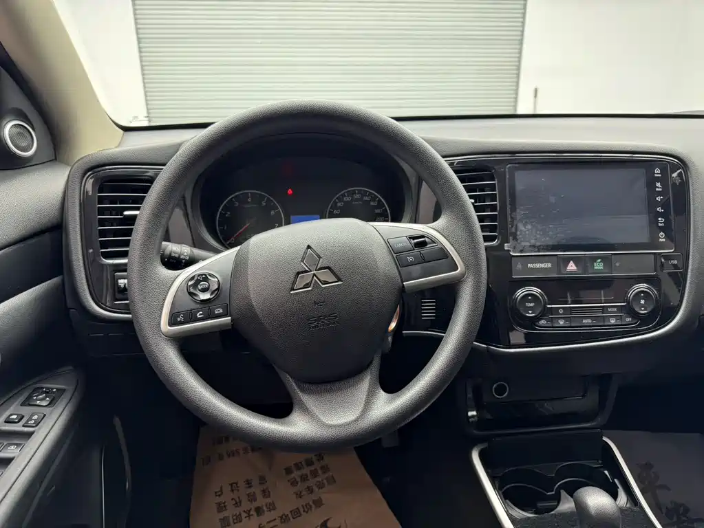 Mitsubishi Outlander 2021 — фото 15