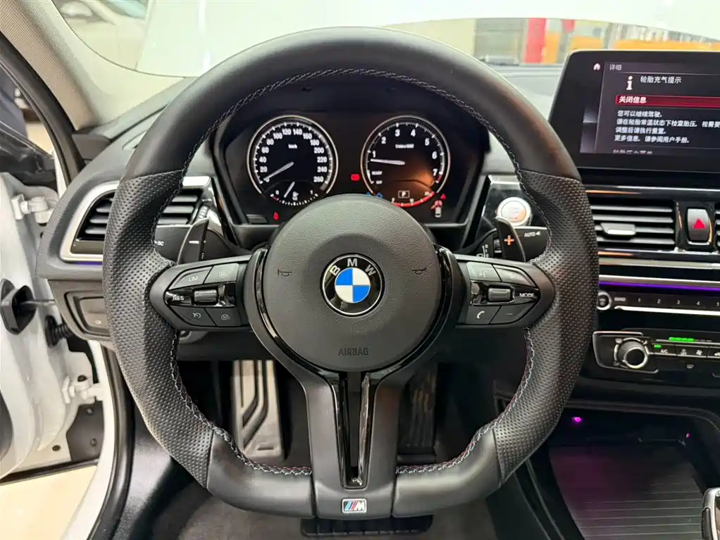 BMW 1 Series 2022 — фото 11