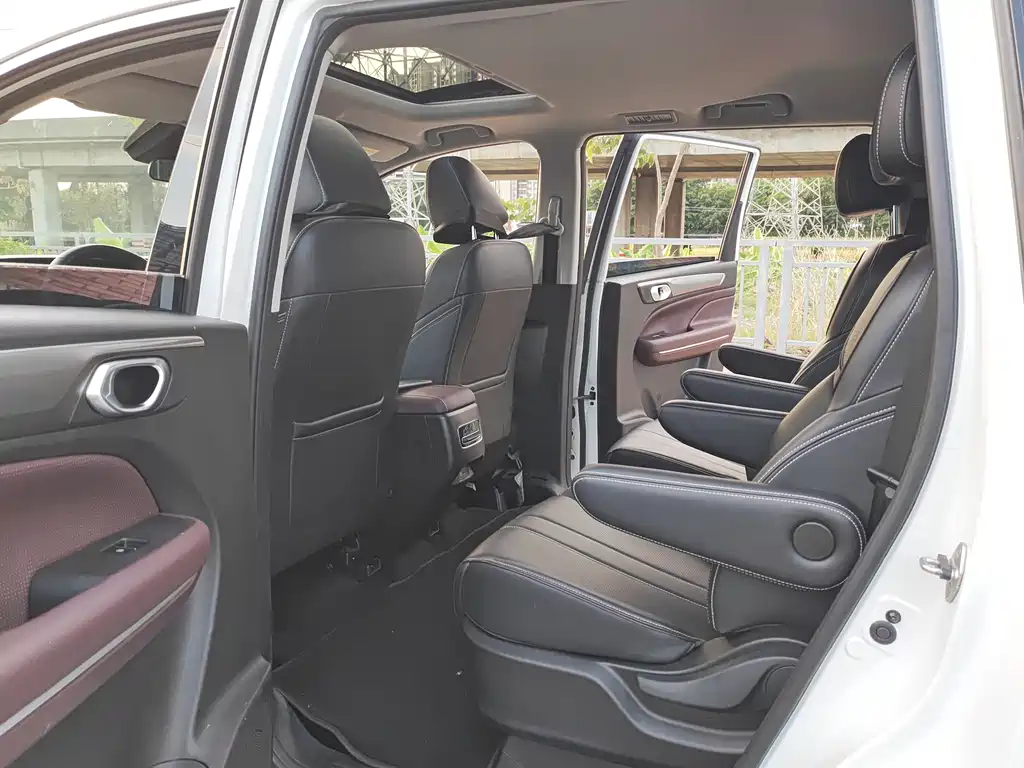 GAC Motor Trumpchi M6 2025 — фото 14