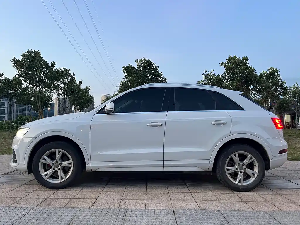 Audi Q3 2017 — фото 8