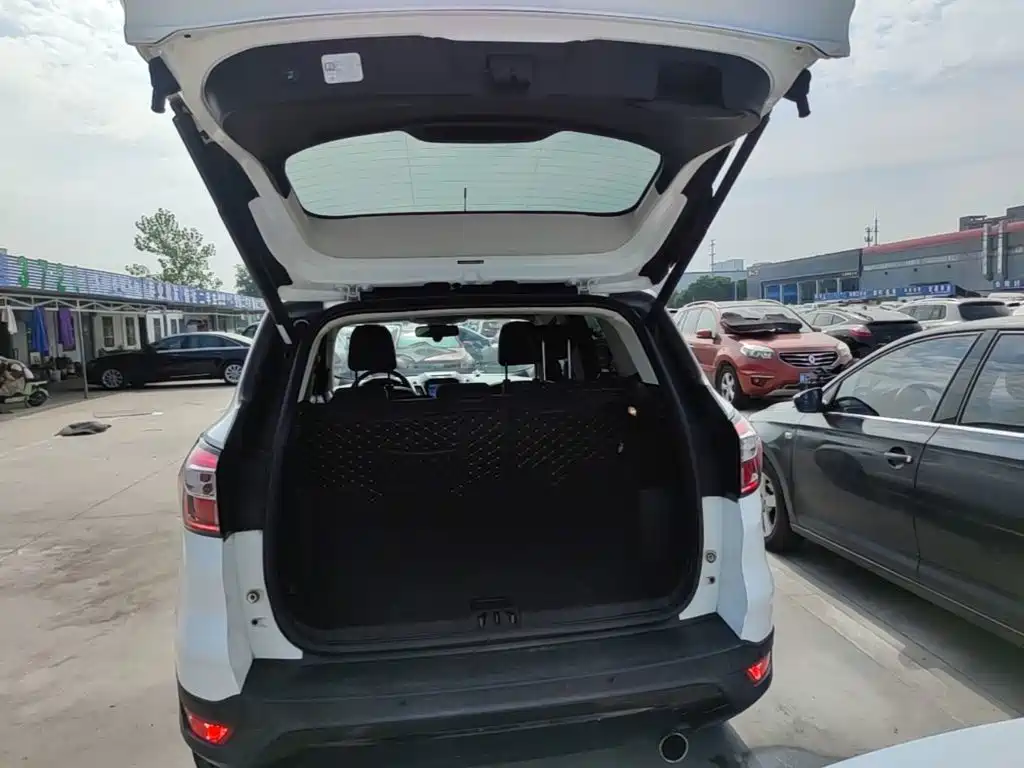 Ford Kuga 2017 — фото 19