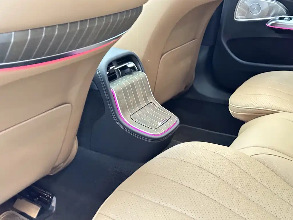 Mercedes-Benz E-Class 2025 — фото 20