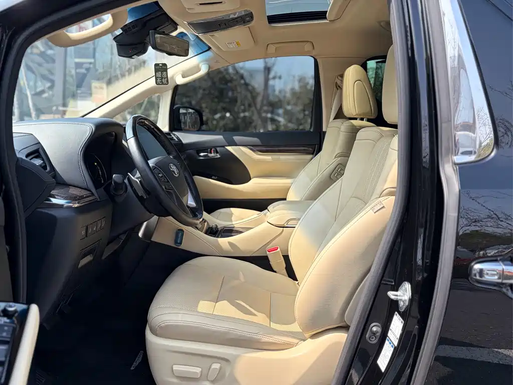 Toyota Alphard 2022