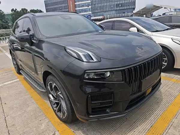 Lynk & Co 09 EM-P 2023