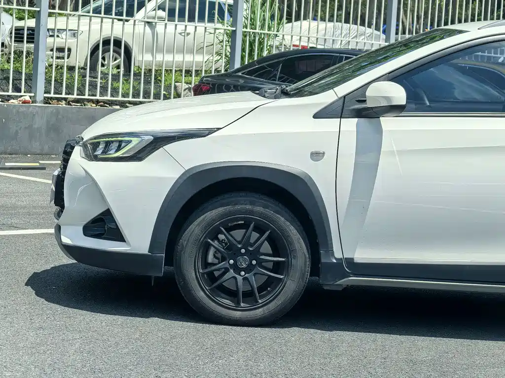 Toyota Yaris L 2021