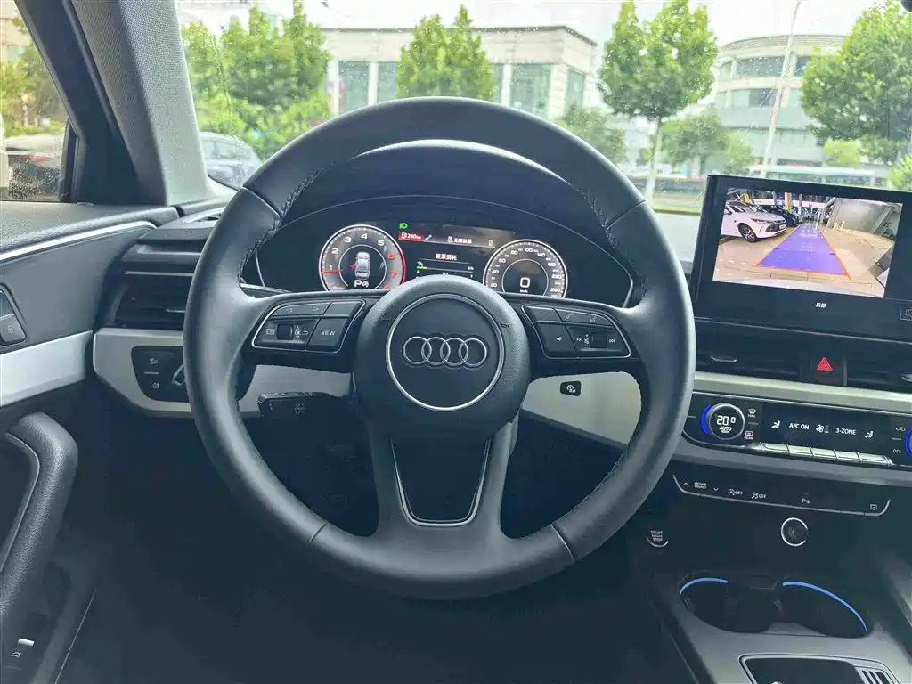 Audi A4L 2025 — фото 11