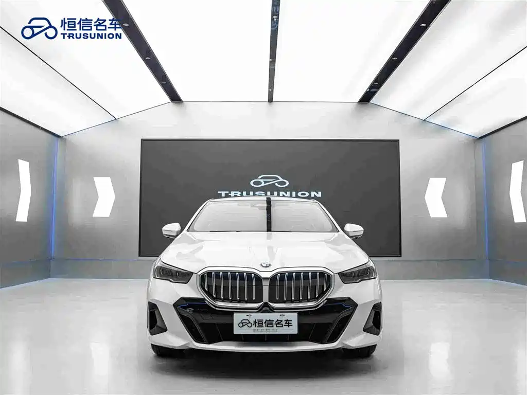 BMW 5 Series 2024