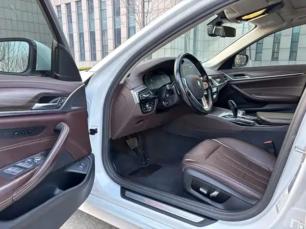 BMW 5 Series 2020
