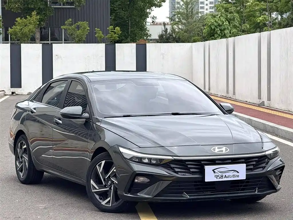 Hyundai Elantra 2023