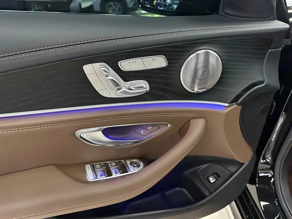 Mercedes-Benz E-Class 2023 — фото 8