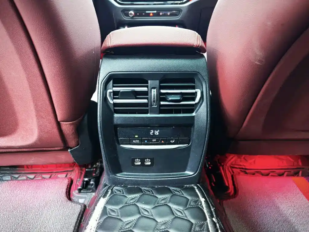 BMW 3 Series 2023 — фото 15