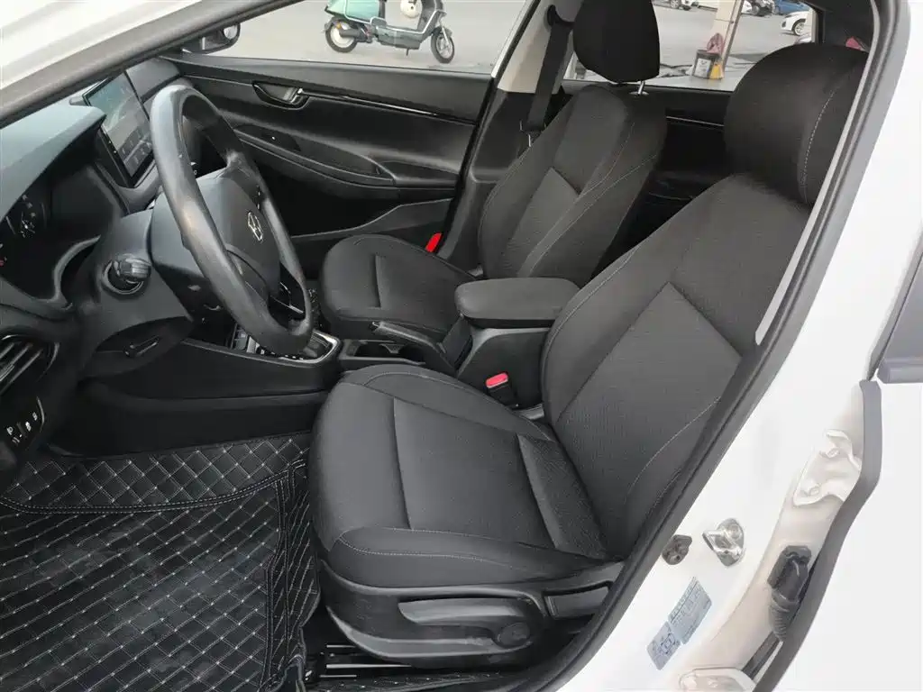 Hyundai Elantra 2019 — фото 11