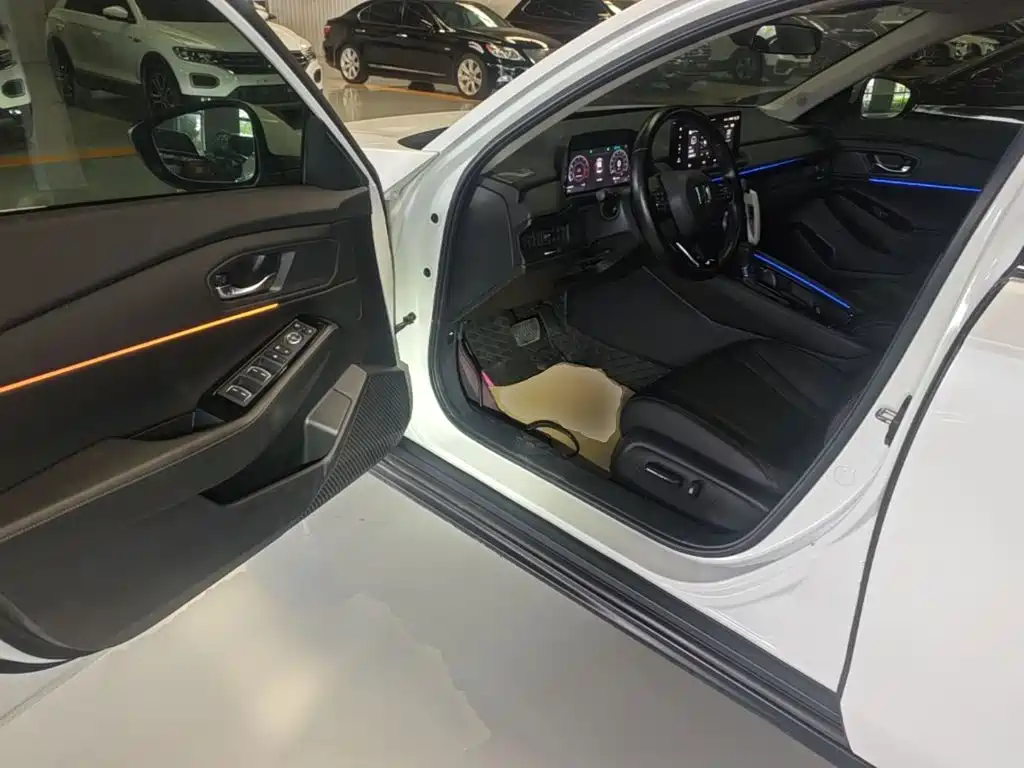 Honda Accord 2023 — фото 16