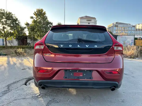 Volvo V40 2015