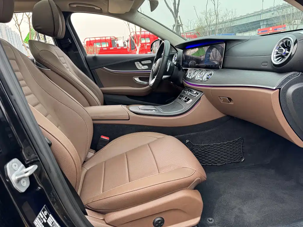 Mercedes-Benz E-Class 2020 — фото 24
