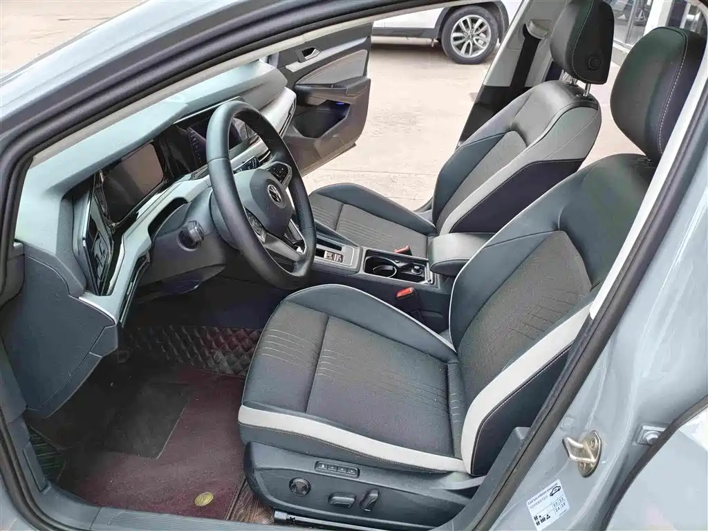 Volkswagen Golf 2023