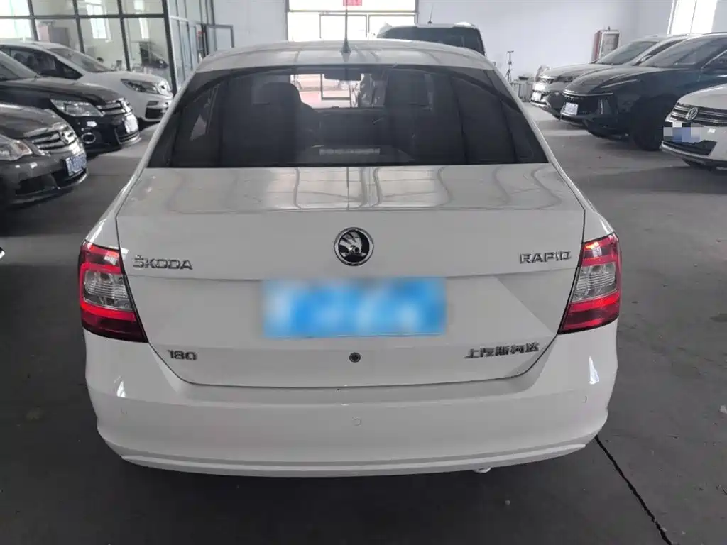 Skoda Rapid 2017 — фото 6