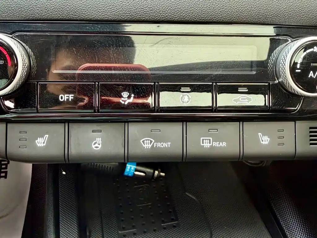 Hyundai Elantra 2023 — фото 20