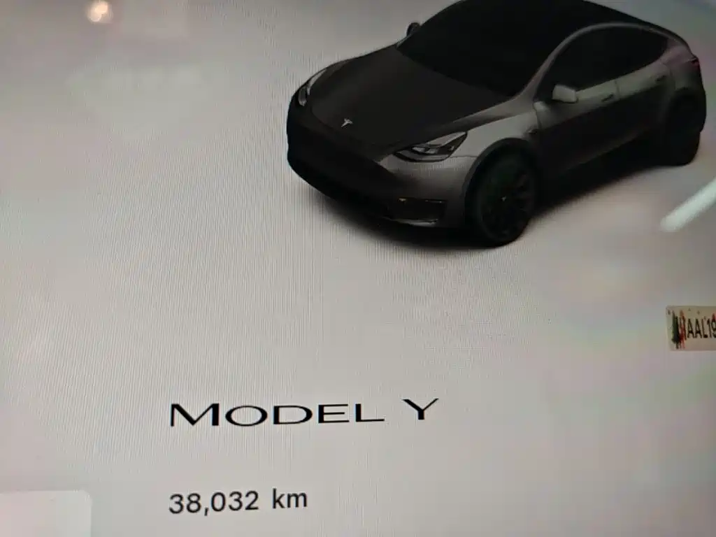 Tesla Model Y 2023 — фото 12