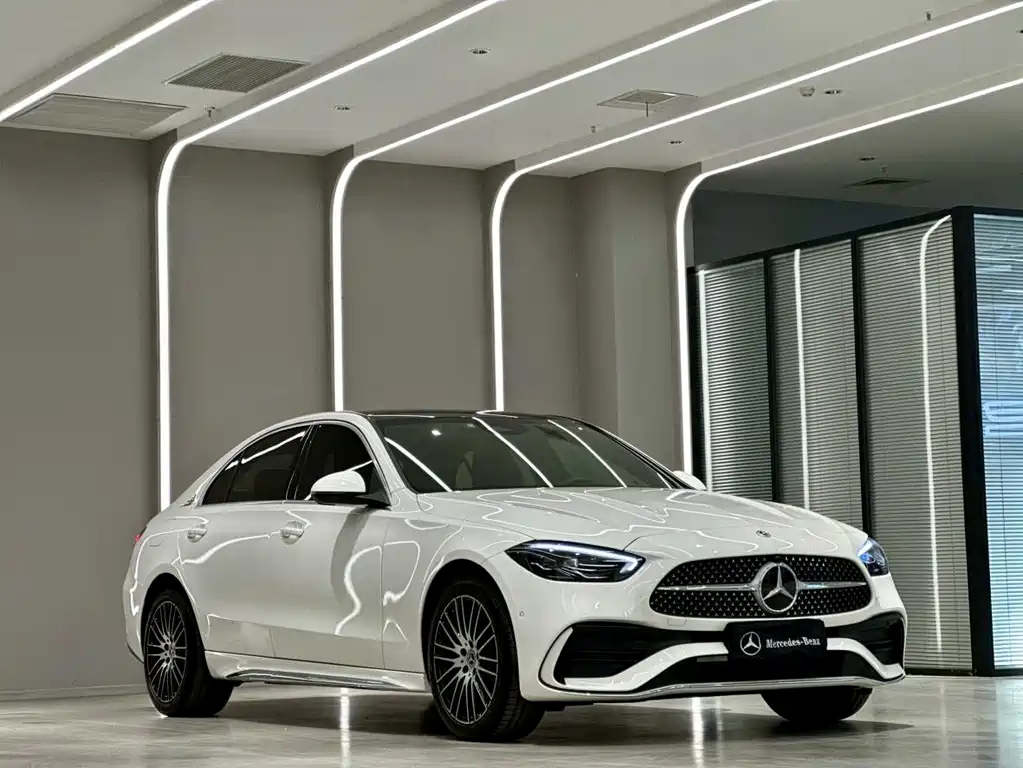 Mercedes-Benz C-Class 2025 — фото 3