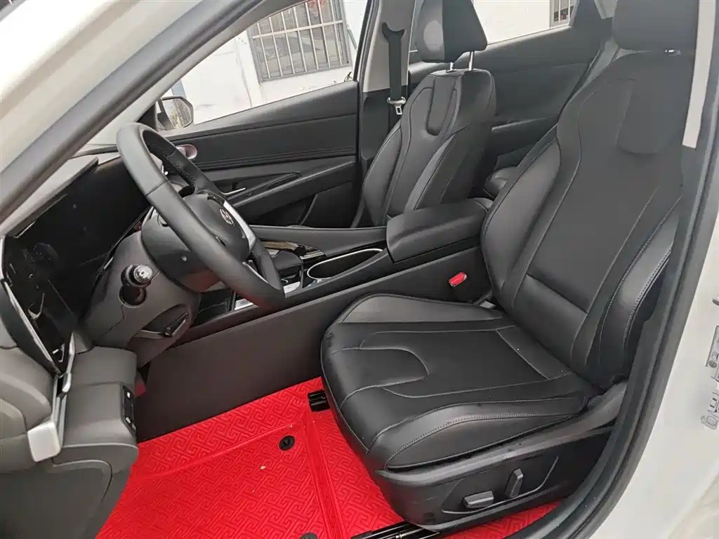 Hyundai Elantra 2022 — фото 15