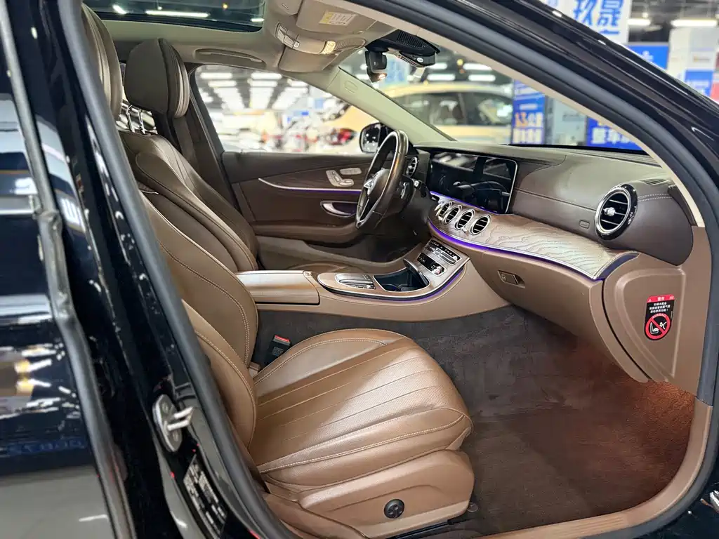 Mercedes-Benz E-Class 2023 — фото 12