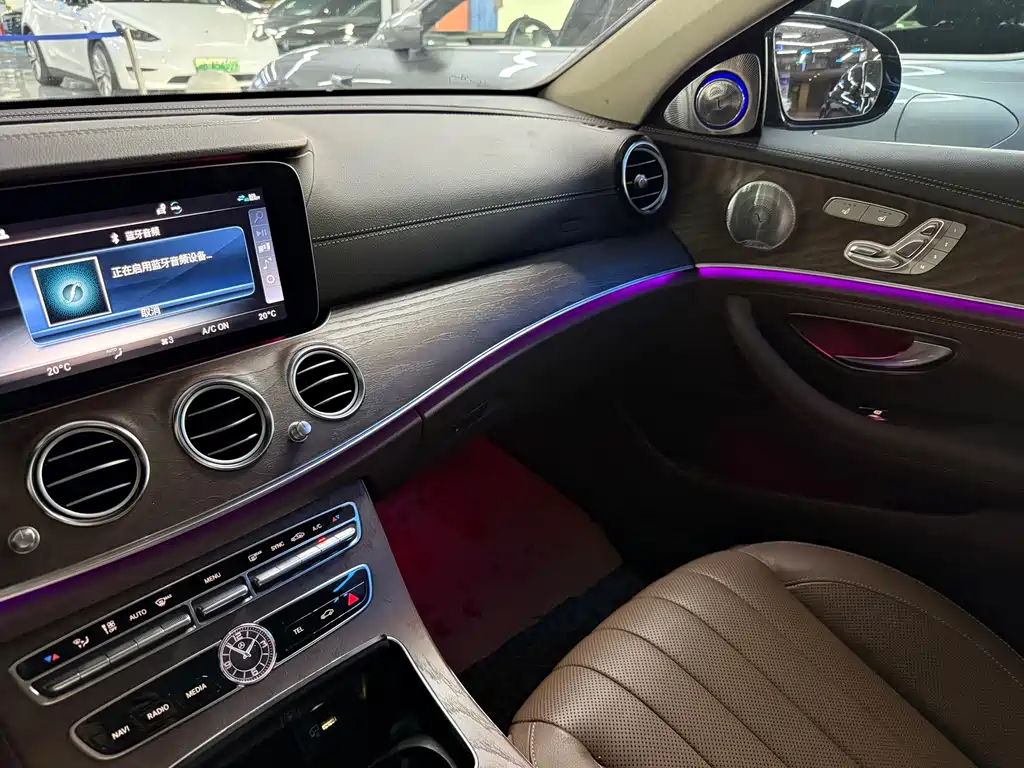Mercedes-Benz E-Class 2020 — фото 15