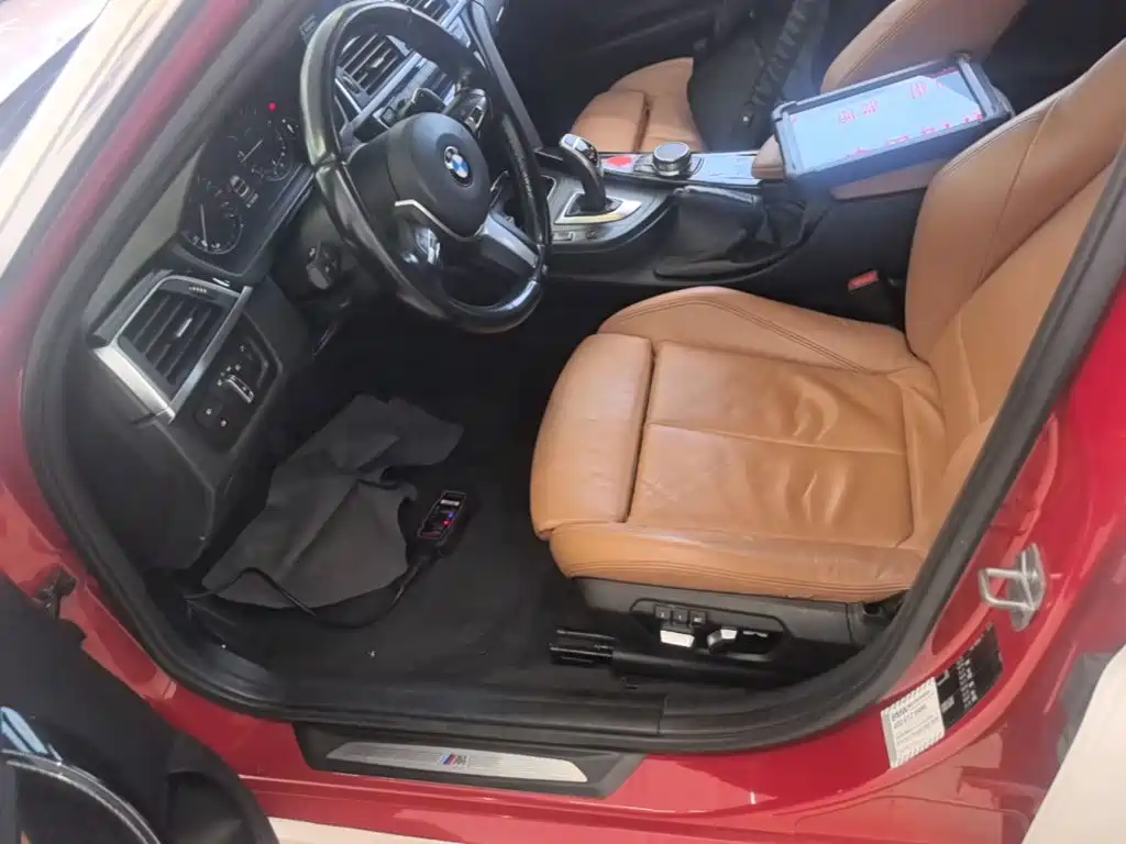 BMW 3 Series 2018 — фото 15