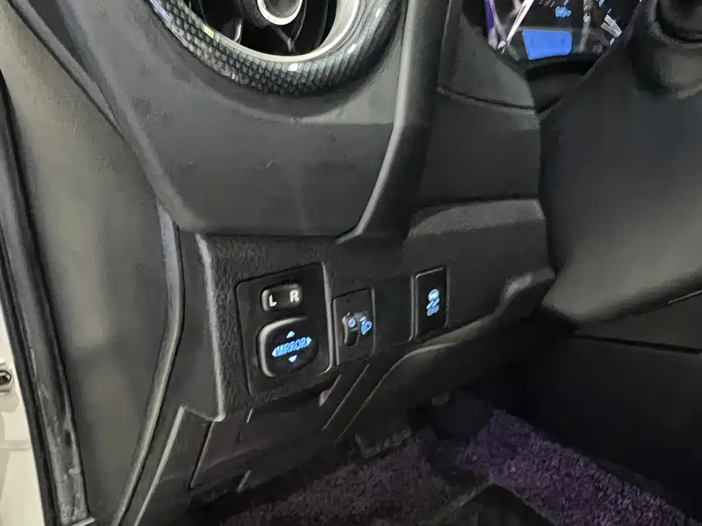Toyota Corolla 2017 — фото 15