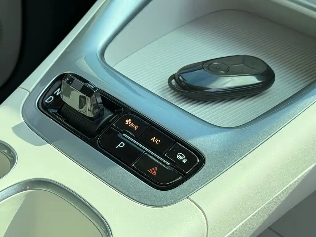 Geely Galaxy Starwish 2025 — фото 14