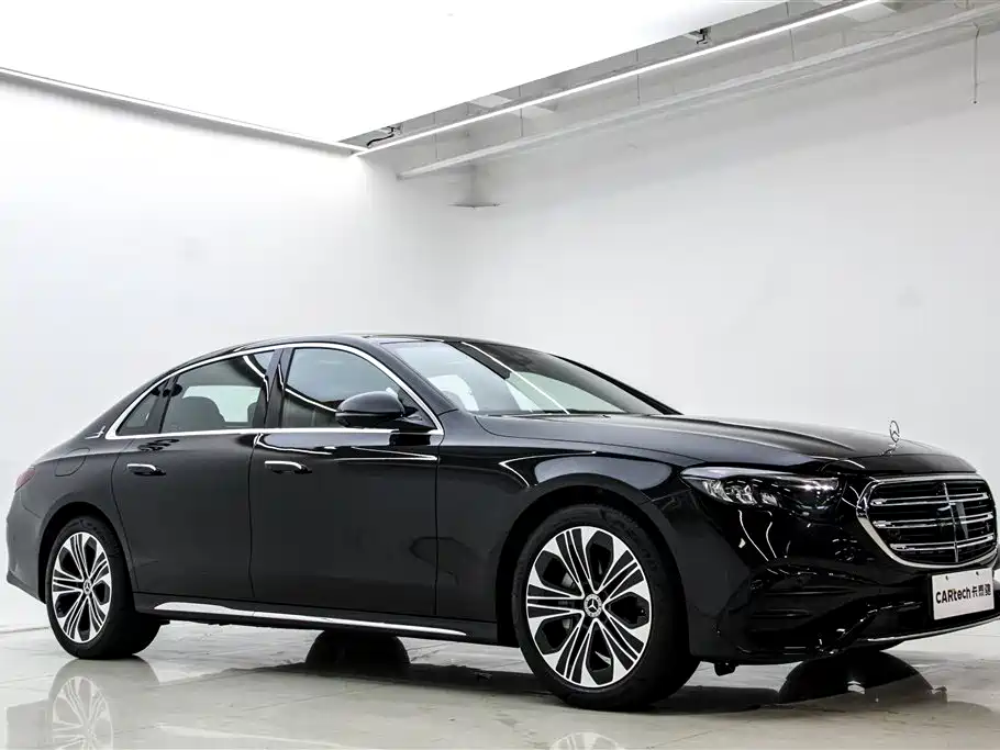 Mercedes-Benz E-Class 2024 — фото 3