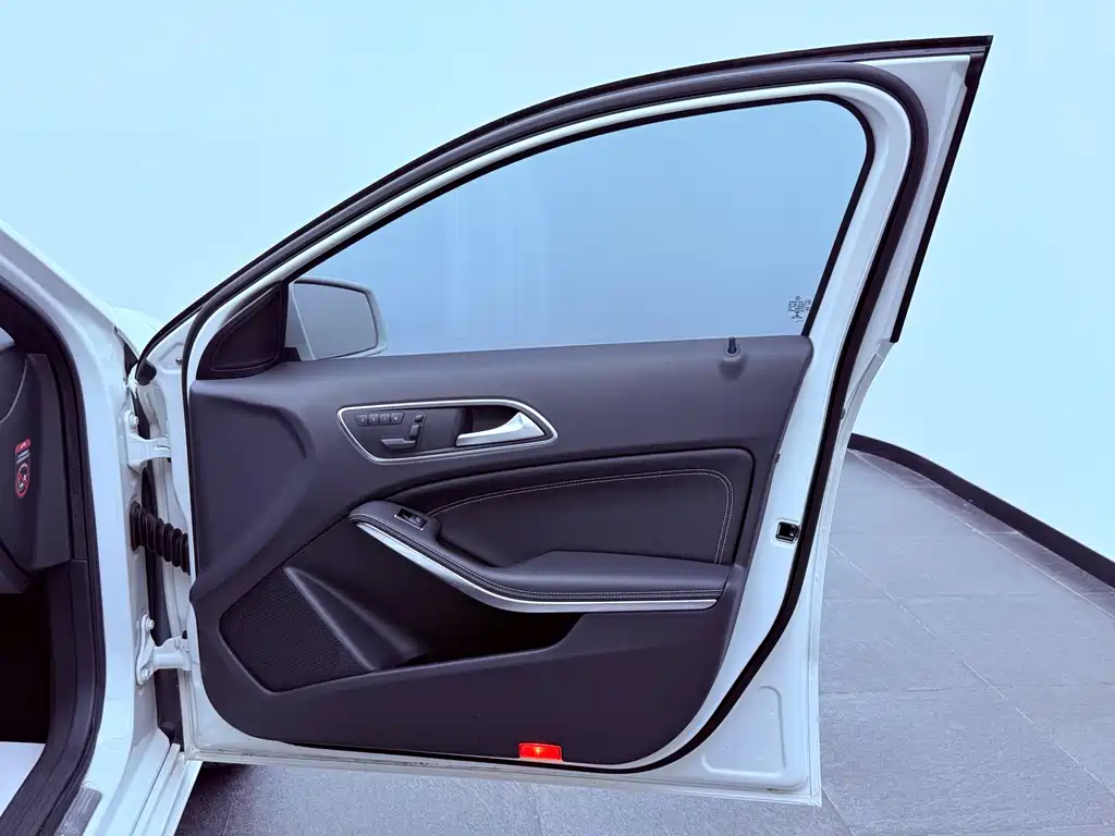Mercedes-Benz A-Class 2014 — фото 22