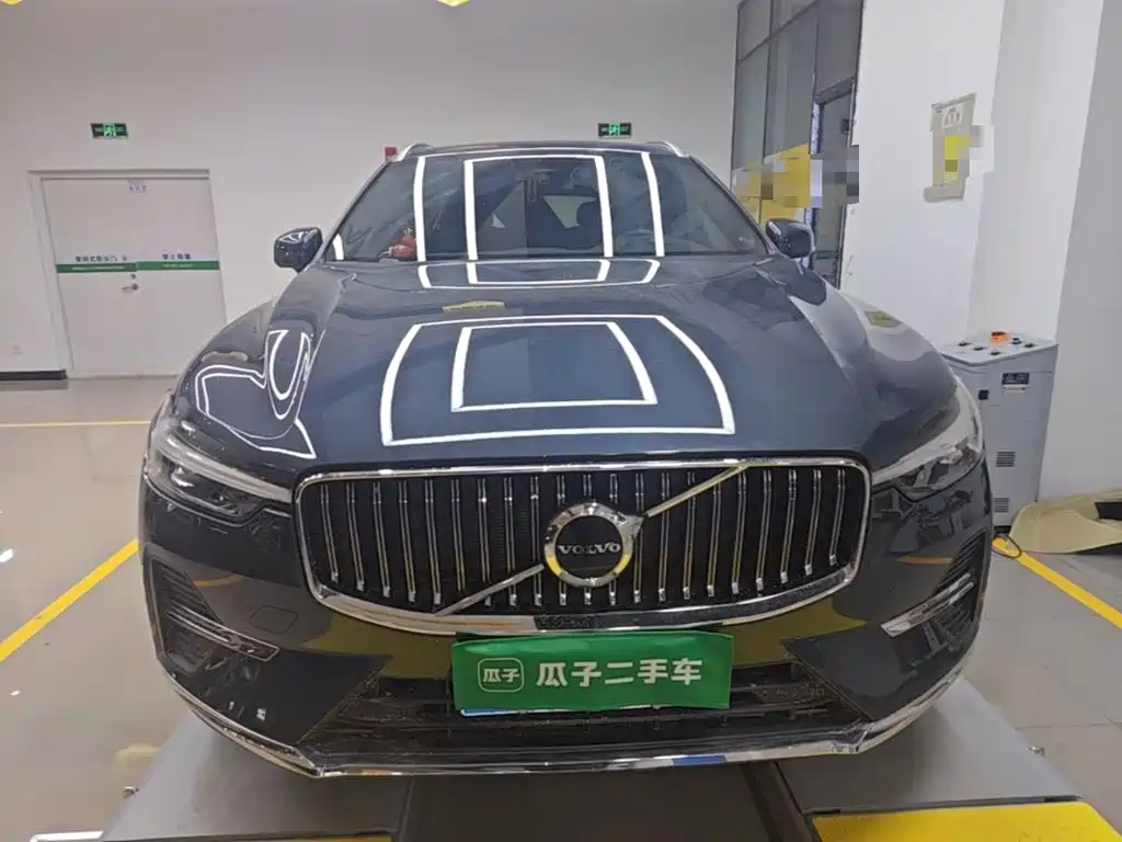 Volvo XC60 2023 — фото 3
