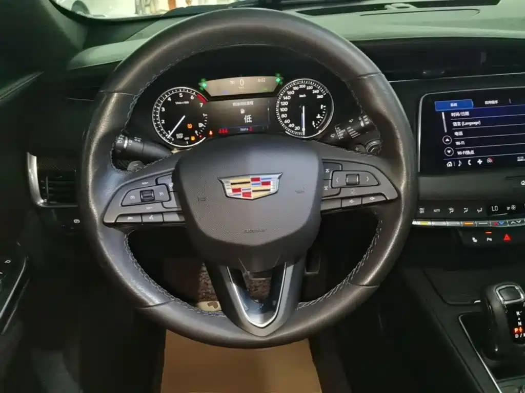 Cadillac XT4 2018 — фото 11