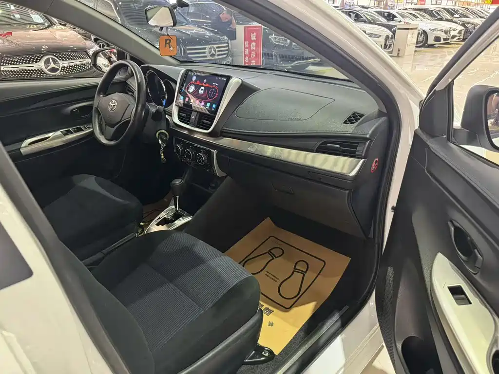Toyota Yaris L 2016