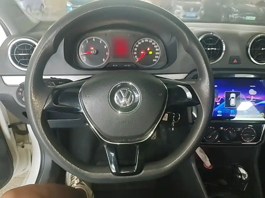 Volkswagen Jetta 2018 — фото 11