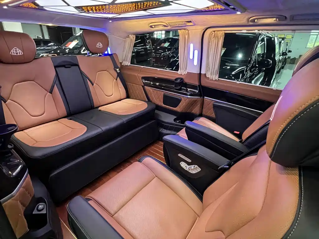 Mercedes-Benz V-Class 2018 — фото 23